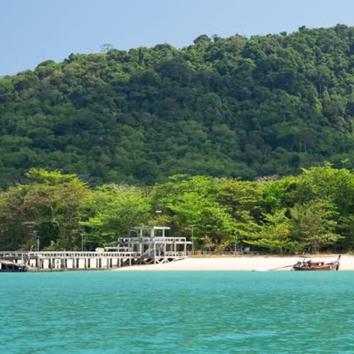  Escape the Chaos and Embrace Simplicity at Koh Lon Community, Phuket