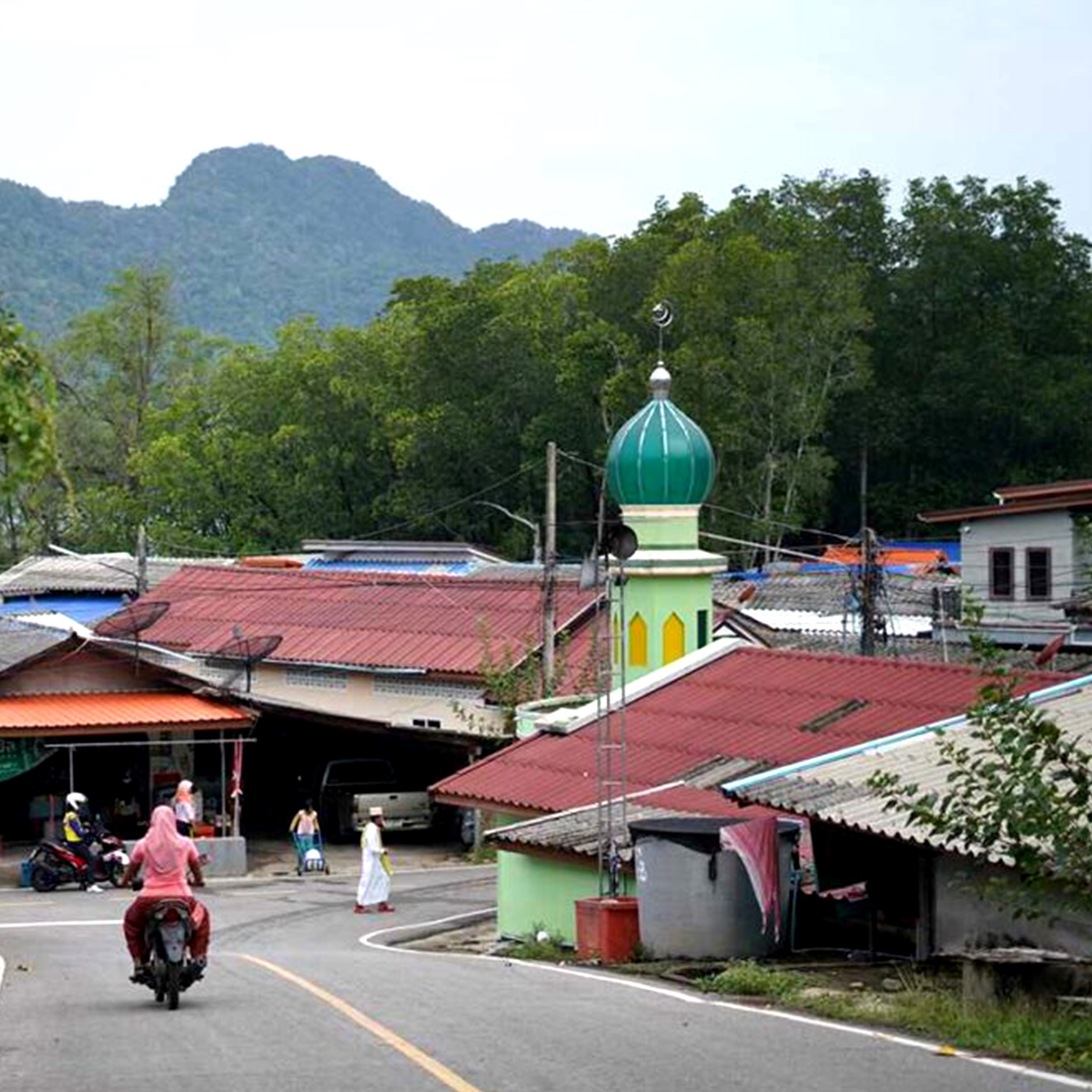 Baan LaemSak
