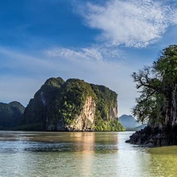 Baan LaemSak