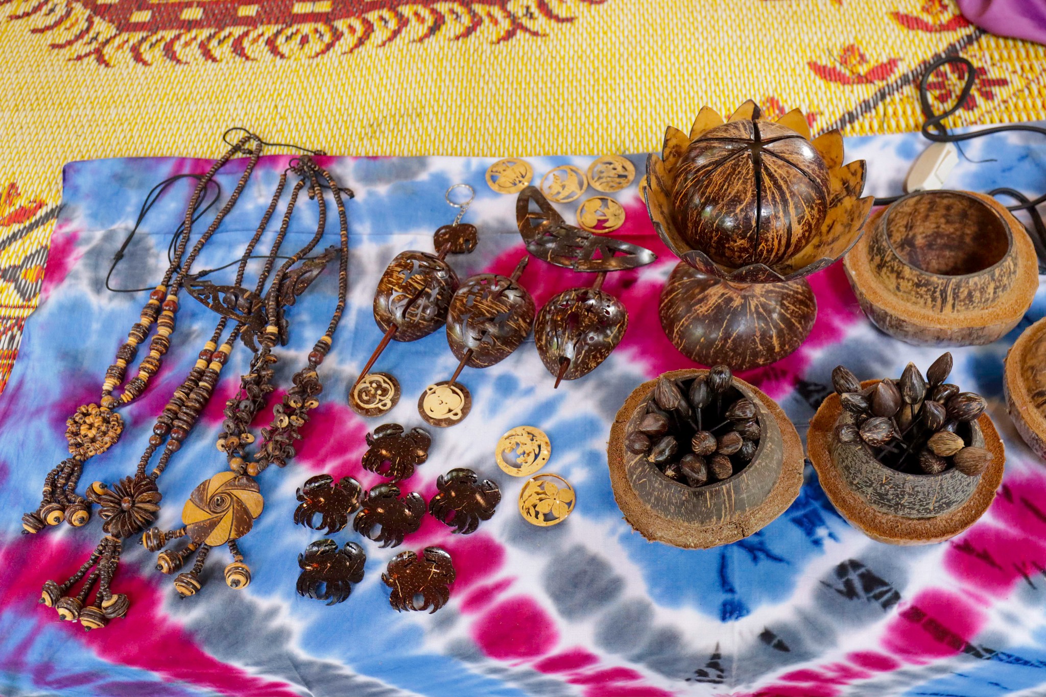 Ladprateen, Ban Nateen, the products from coconut shells