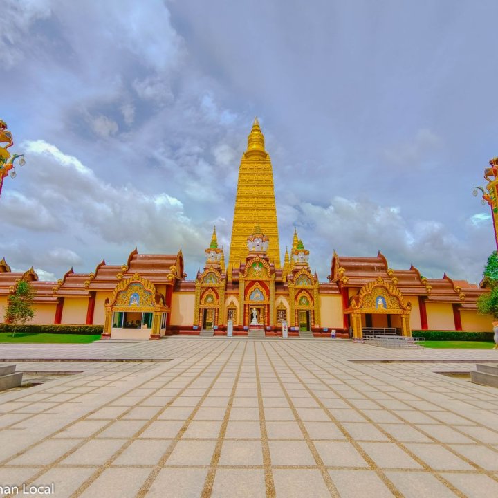 Wat Maha That Wachiramongkol (Wat Bang Thong)